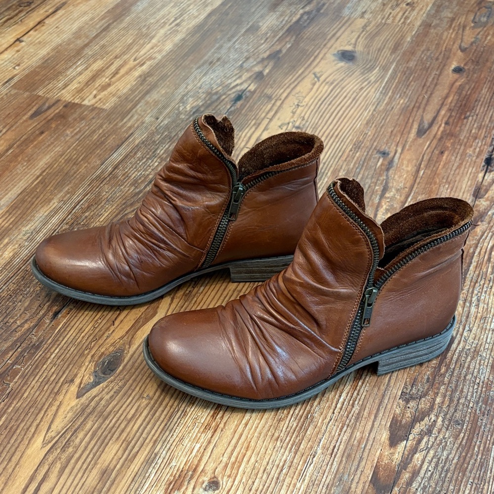 Brown Ankle Boots with Zipper
